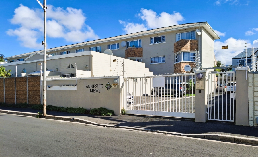 1 Bedroom Property for Sale in Kenilworth Western Cape